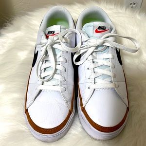 Nike Court Legacy Size 9